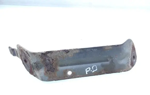 Fender mounting bracket