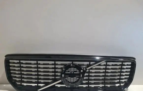 Volvo XC40 Front bumper upper radiator grill