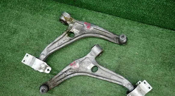Mercedes-Benz GLA H247 Front control arm 2473330400