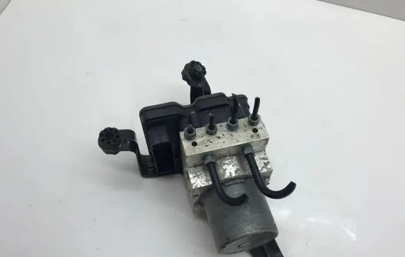 BMW X5 F15 ABS Pump 6884729 DXC9E15