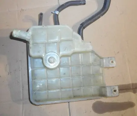 Suzuki Grand Vitara I Coolant expansion tank/reservoir 