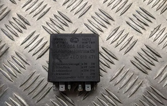 Audi A4 S4 B5 8D Other relay 4B0919471