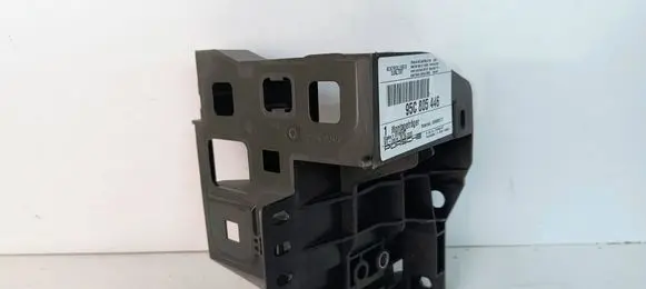 Porsche Macan (95C) Radiator mount bracket 95C805446