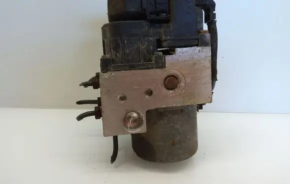 Nissan Almera N16 ABS Pump 476605M301