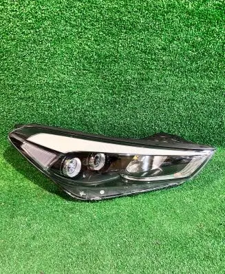 Hyundai Tucson TL Headlight/headlamp 92102D7XXX