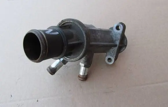 Dodge Nitro Thermostat housing 000632L3