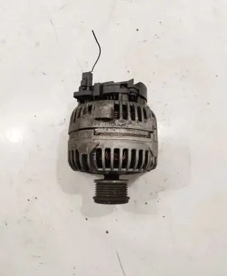 Nissan Qashqai Generator/alternator 8200728292A 0124525140