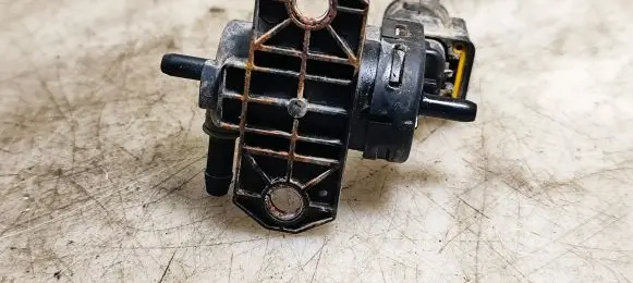 Peugeot 5008 Turbo solenoid valve 9688124580