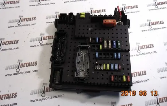 Volvo XC90 Fuse module 28017881