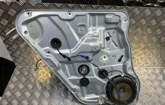 KIA Ceed Rear window lifting mechanism without motor 834701H020