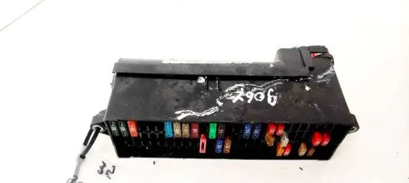 Volkswagen Touran I Fuse box set 1T1970039 1T1970000E