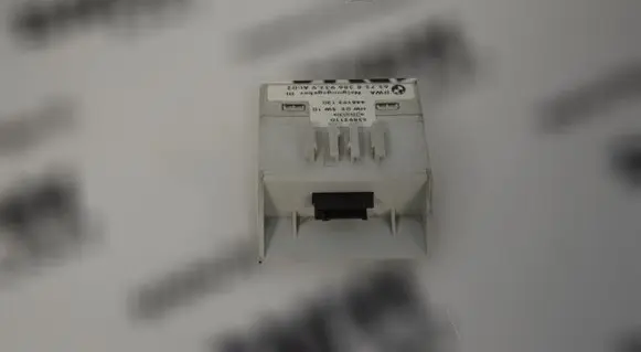 BMW 5 E39 Yaw turn rate sensor 8386932