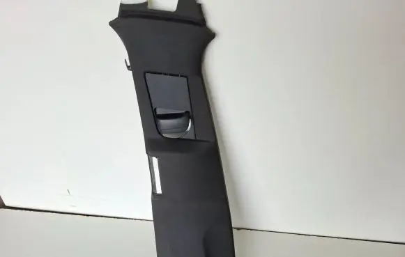 Volvo XC90 (B) pillar trim (top) 31363576