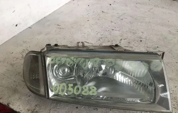 Skoda Octavia Mk1 (1U) Headlight/headlamp