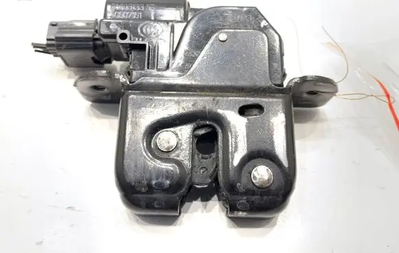 Renault Megane IV Tailgate exterior lock 905031335R