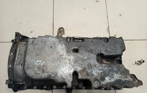 Volvo V70 Oil sump 8631507
