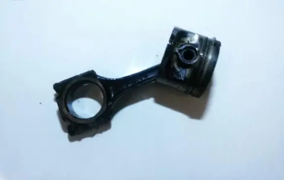 Volkswagen PASSAT B2 Piston with connecting rod