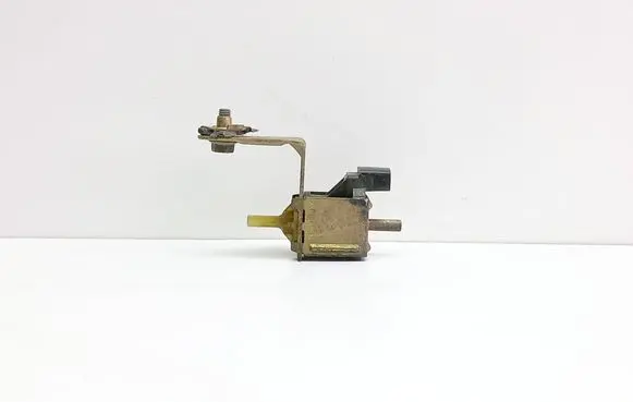 Audi A6 S6 C4 4A Turbo solenoid valve 37906283A