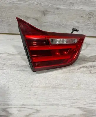 Tailgate rear/tail lights