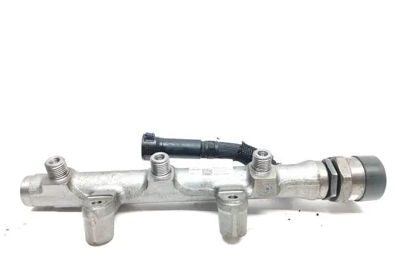 Audi A6 C7 Fuel pressure regulator 057130764AM 0281006431