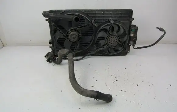 Volkswagen Golf IV Coolant radiator 