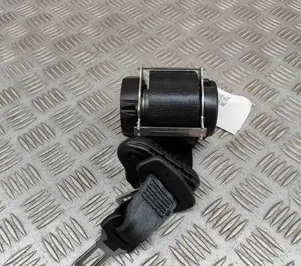Middle seatbelt (rear)