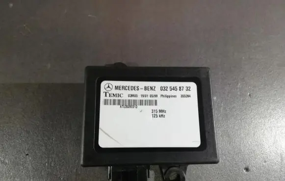 Mercedes-Benz Vito Viano W638 Immobilizer control unit/module A0325458732