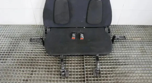 Mitsubishi Outlander Third row seats 