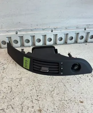 Toyota Corolla Verso E121 Dash center air vent grill 6556444010