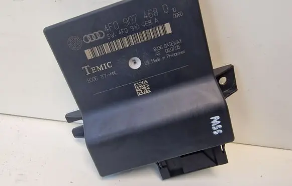 Audi A6 S6 C6 4F Gateway control module 4F0907468D