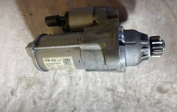 Volkswagen Golf VII Starter motor 0AM911022C