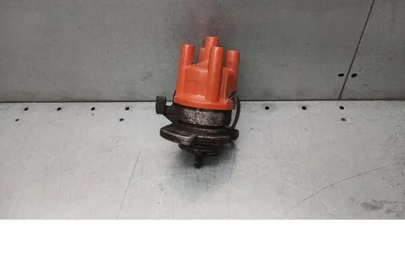 Volkswagen Polo III 6N 6N2 6NF Ignition distributor 030905205AB