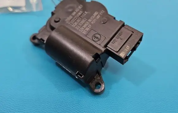 Volkswagen Golf Sportsvan A/C air flow flap actuator/motor 5Q0907511K IMPRK1606914