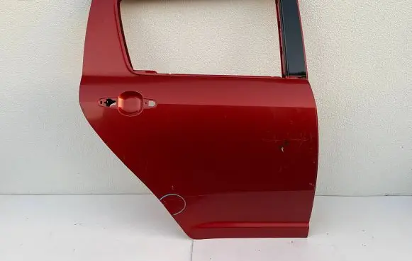 Suzuki Swift I Rear door
