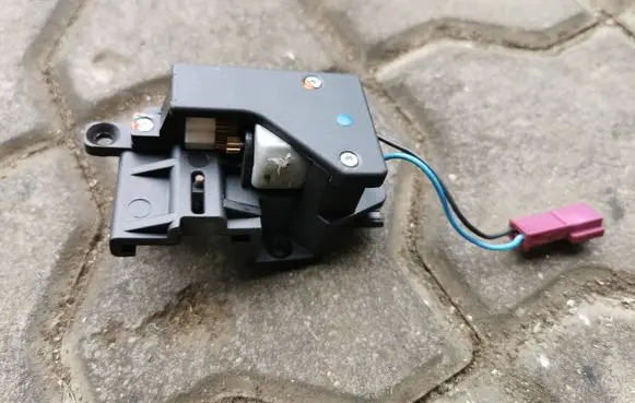 BMW 5 E60 E61 Curtain motor 9918003265