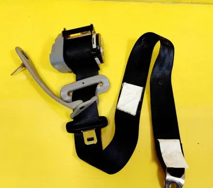 Nissan Almera Rear seatbelt 0424093