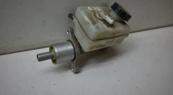 Master brake cylinder