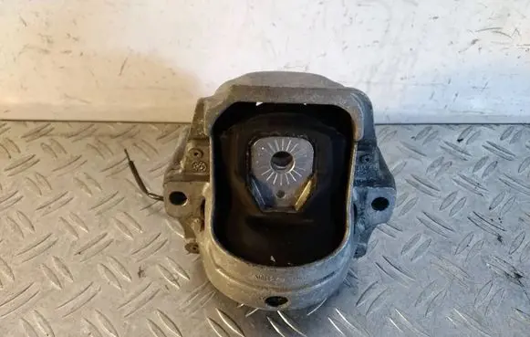 Porsche Macan (95B) Engine mount bracket 8R0199381