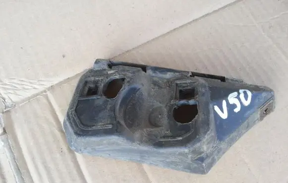 Volvo V50 Front bumper mounting bracket