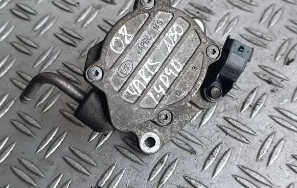 Toyota Yaris Vacuum pump ST576M2 0281002406