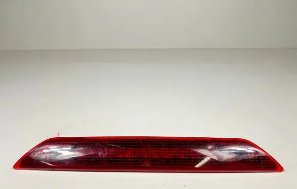 Third/center stoplight
