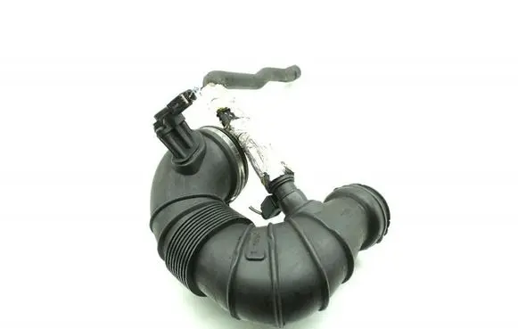 Mercedes-Benz SLK R172 Air intake hose/pipe A6510900337