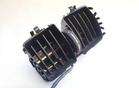 Mercedes-Benz C AMG W204 Dash center air vent grill A2048300954