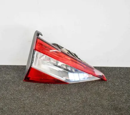 Skoda Superb B8 (3V) Tailgate rear/tail lights
