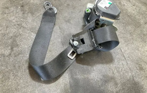 Mercedes-Benz Sprinter W906 Front seatbelt 601384300 000000 10855