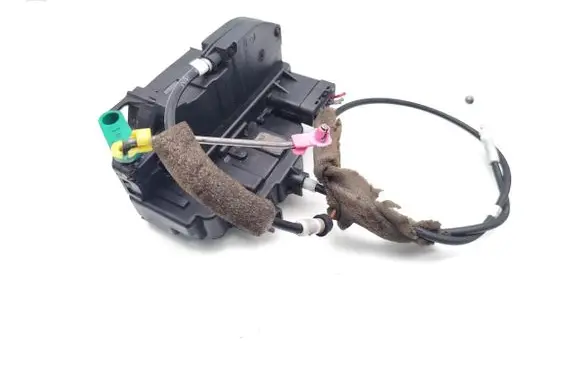 Nissan Pathfinder R51 Front door lock