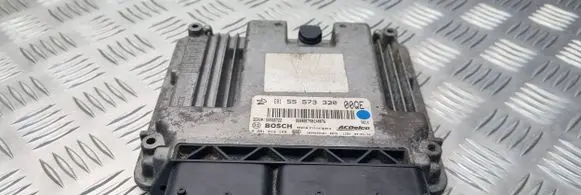Opel Insignia A Engine control unit/module 55573330 55566722 0281015149