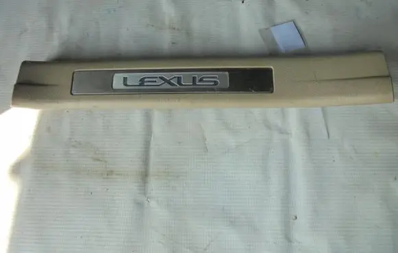 Lexus RX 330 - 350 - 400H Rear sill trim cover 67940-48020