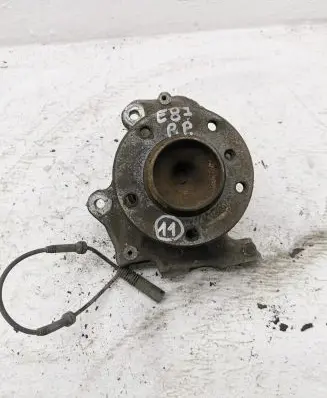 BMW 1 E81 E87 Front wheel hub