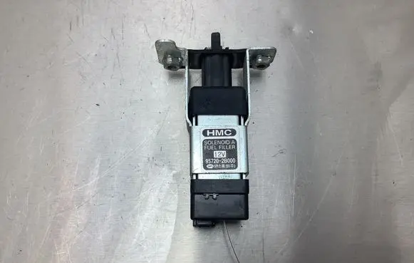 Hyundai Santa Fe Fuel tank cap lock 957202B000